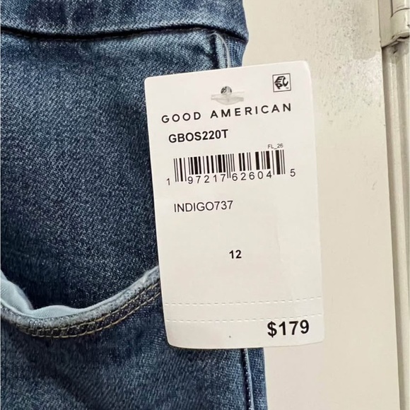 Good American Jeans - Picture 7 of 9